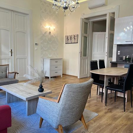 P9 By Small Home Budapest Extérieur photo