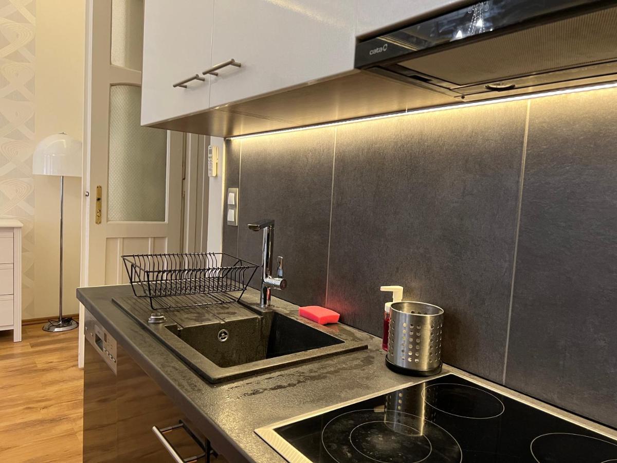 P9 By Small Home Budapest Extérieur photo